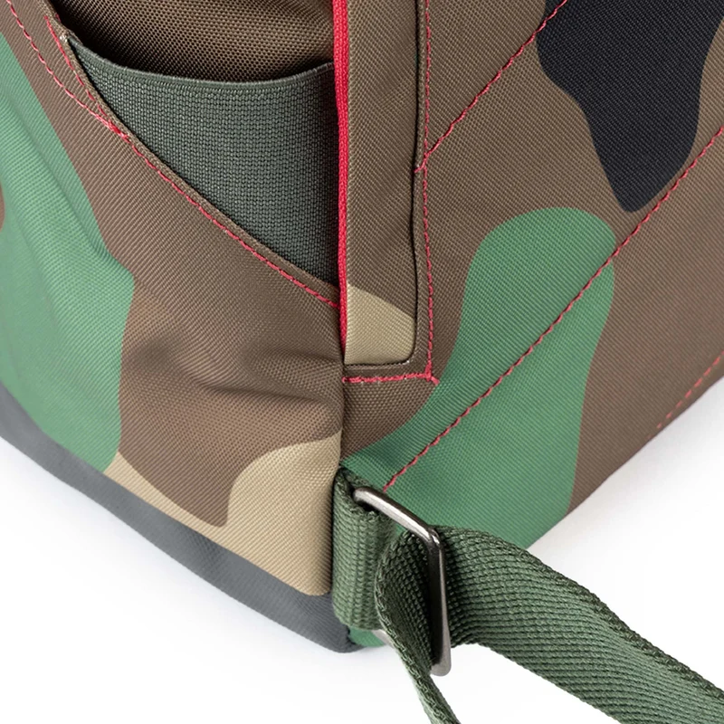 ROKA Canfield B Vintage Camo Kleine Tasche aus recyceltem Canvas