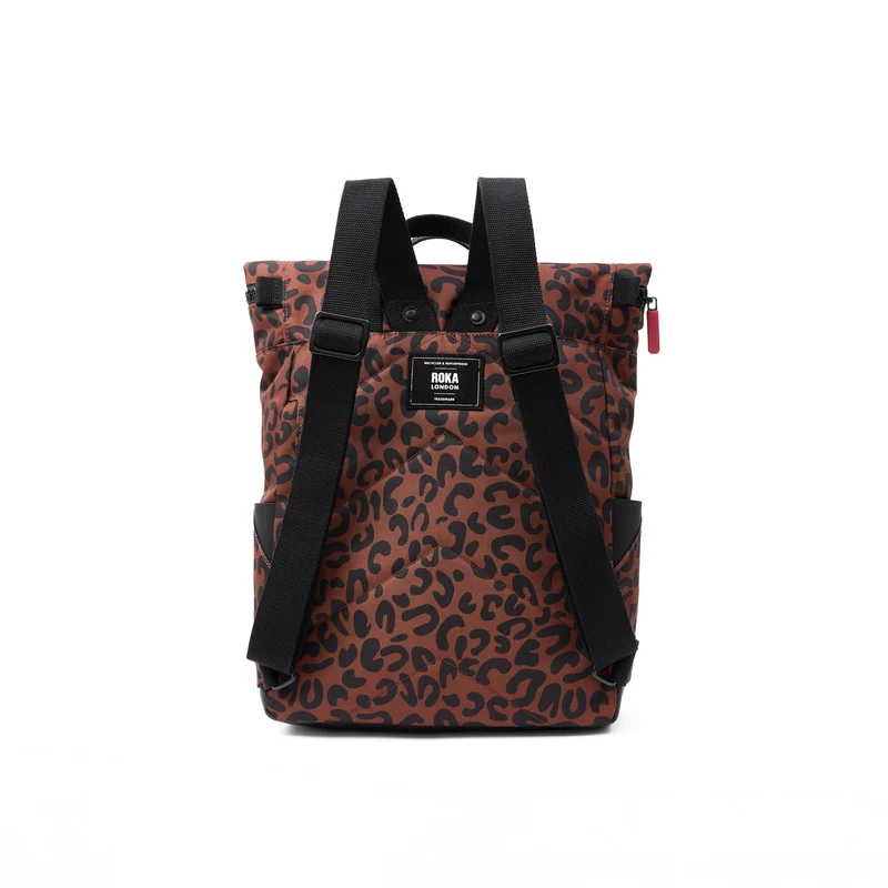 ROKA Canfield B Leopardenmuster Mittlere Tasche aus recyceltem Canvas