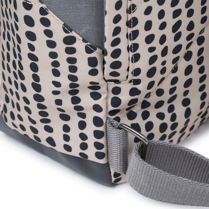 ROKA Canfield B Linear Dot Medium Tasche aus recyceltem Canvas