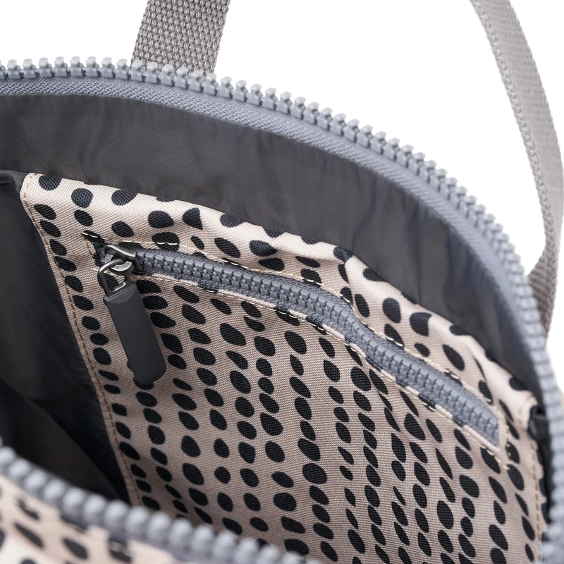 ROKA Canfield B Linear Dot Medium Tasche aus recyceltem Canvas