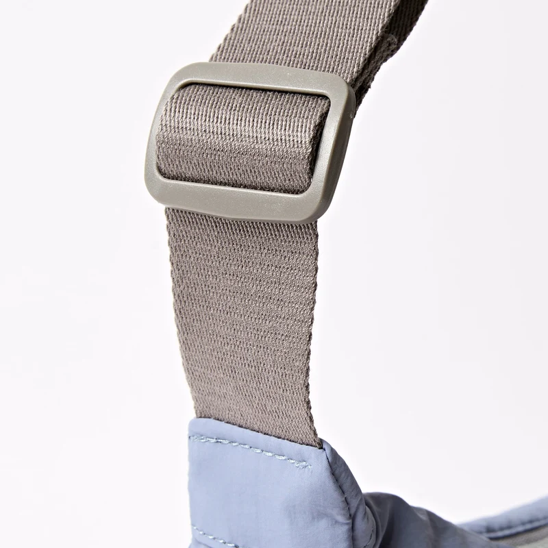 ROKA Farringdon Retro-Tasche aus recyceltem Taslon in Blau