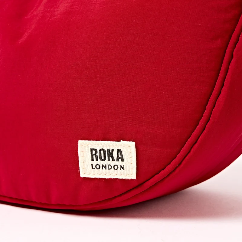 ROKA Farringdon Chiliölbeutel aus recyceltem Taslon