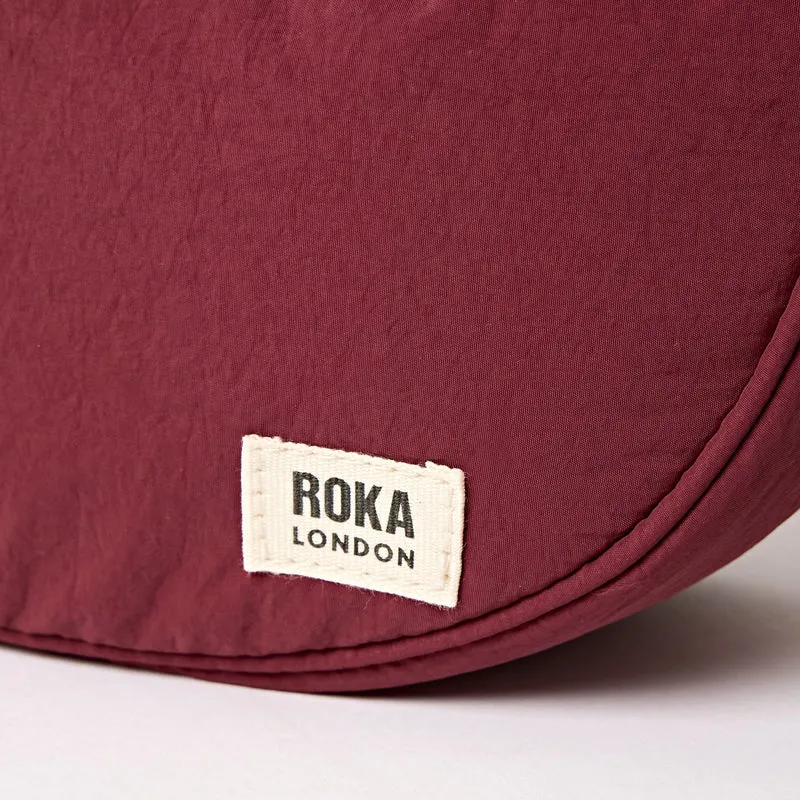 ROKA Farringdon Bordeaux-Tasche aus recyceltem Taslon