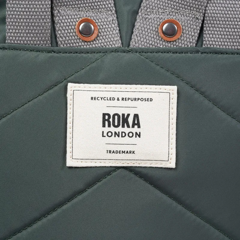 ROKA Bantry B Thyme Kleine Tasche aus recyceltem Nylon