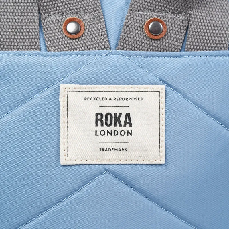 ROKA Bantry B Retro Blaue kleine Tasche aus recyceltem Nylon