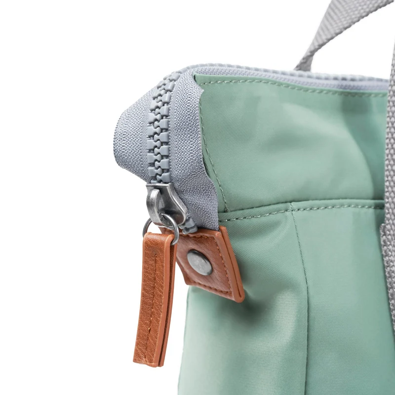 ROKA Bantry B Frost Kleiner Beutel aus recyceltem Nylon