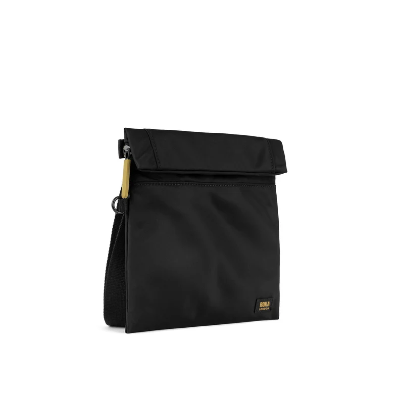 ROKA Stratford Gold Label Kleine Tasche aus recyceltem Nylon | Schwarz