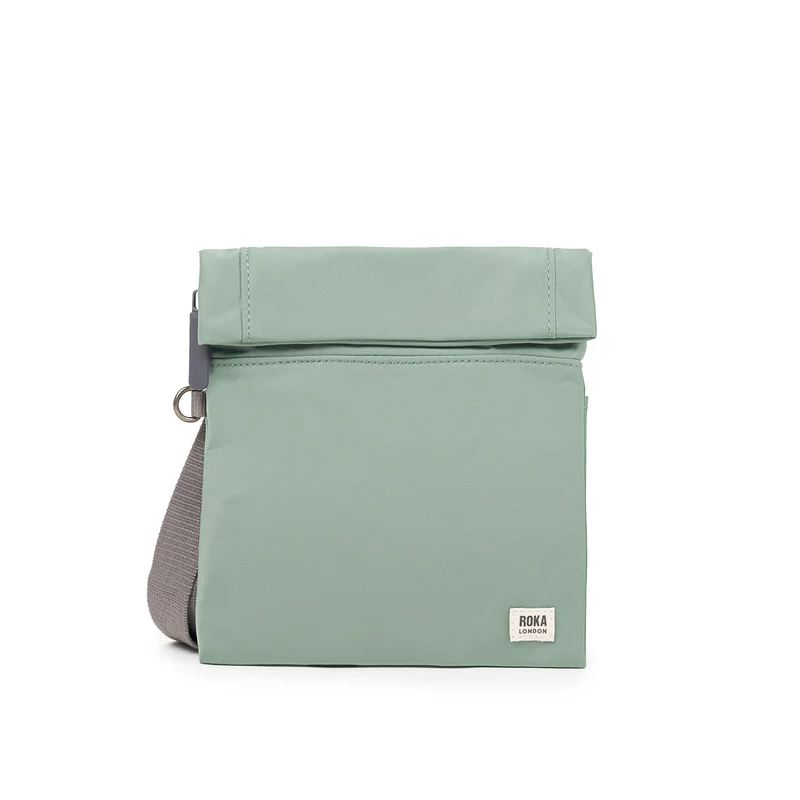 ROKA Stratford Kleine Tasche aus recyceltem Nylon | Frost