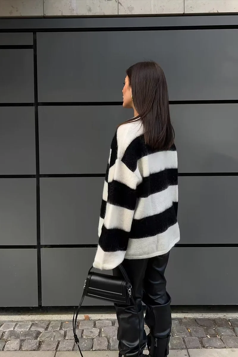 Oversize-Pullover für Damen mit Rundhalsausschnitt und überschnittenen Schultern – Hanna