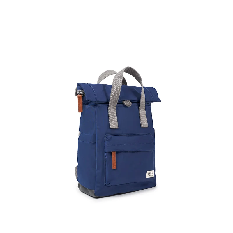 ROKA Canfield B Crisp Blue Kleine Tasche aus recyceltem Nylon