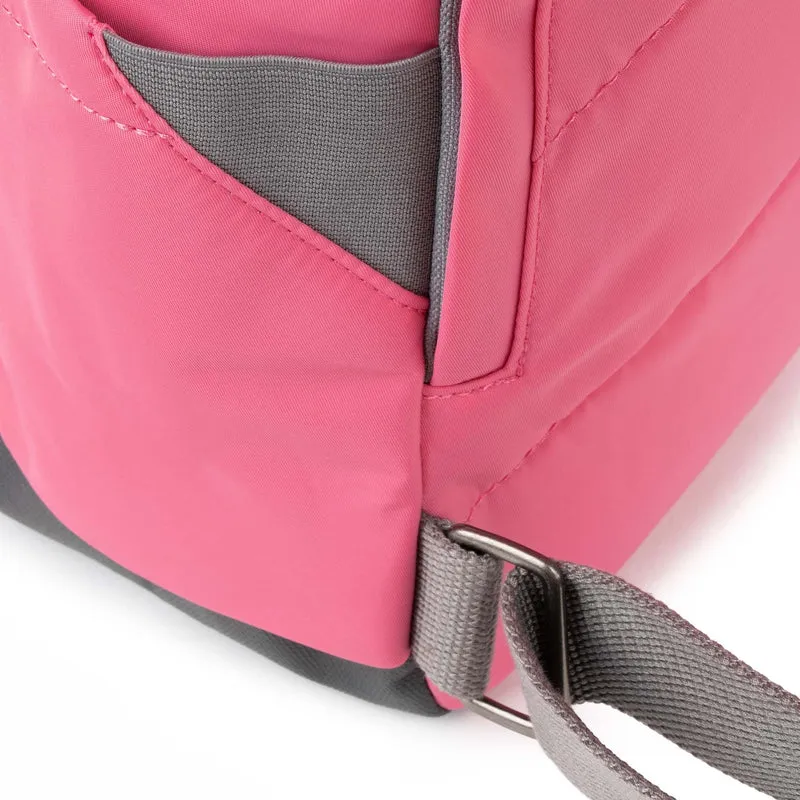 ROKA Canfield B Baroque Kleine Tasche aus recyceltem Nylon