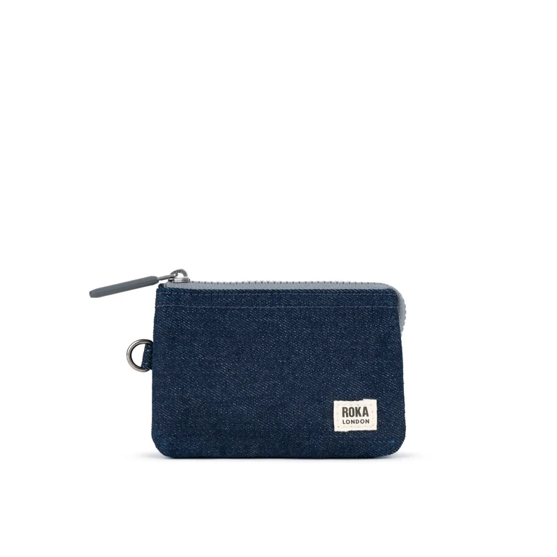 ROKA Carnaby Kleine Handtasche aus recyceltem Canvas in dunklem Denim