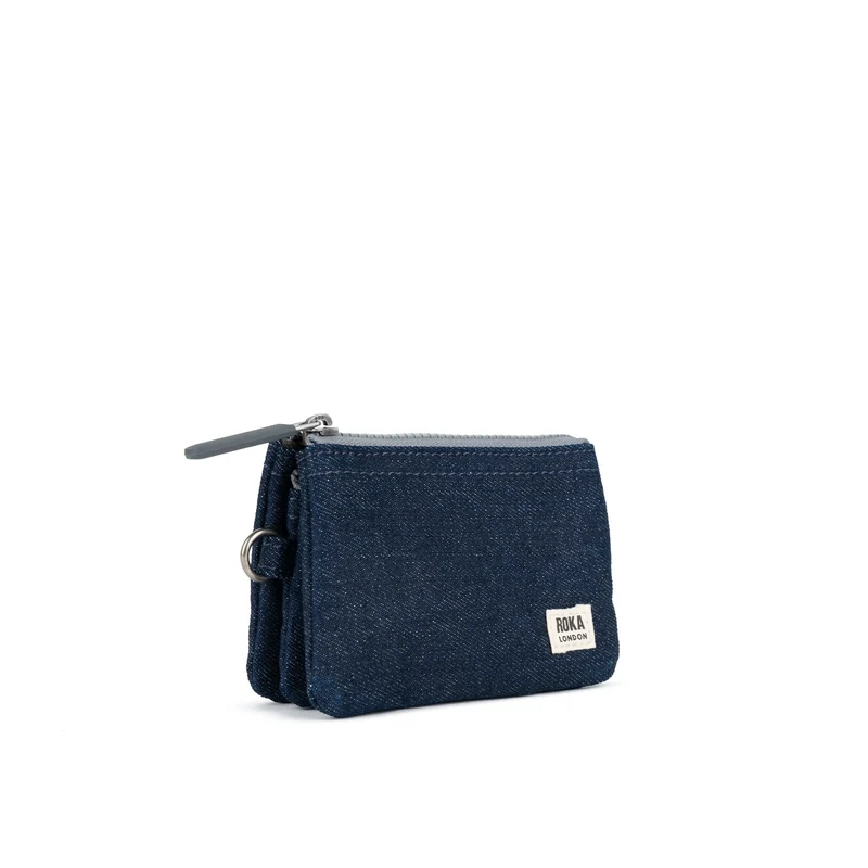 ROKA Carnaby Kleine Handtasche aus recyceltem Canvas in dunklem Denim