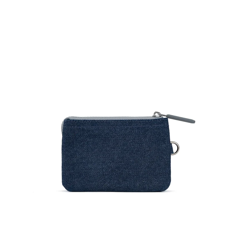 ROKA Carnaby Kleine Handtasche aus recyceltem Canvas in dunklem Denim