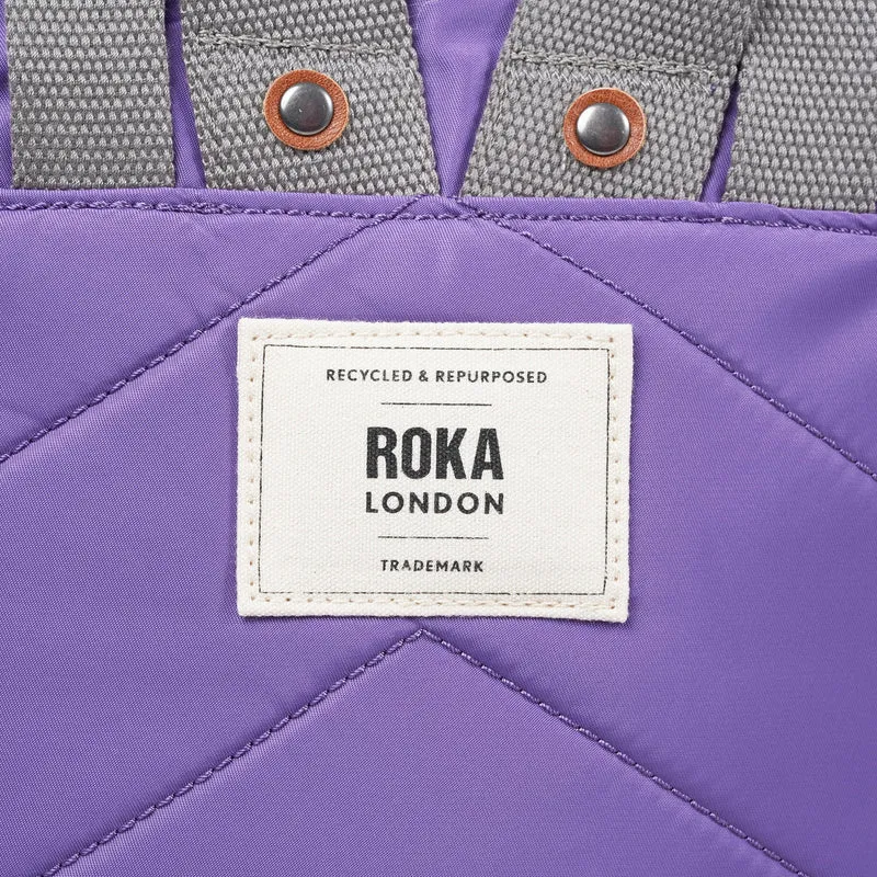 ROKA Bantry B Fresh Lila Kleine Tasche aus recyceltem Nylon