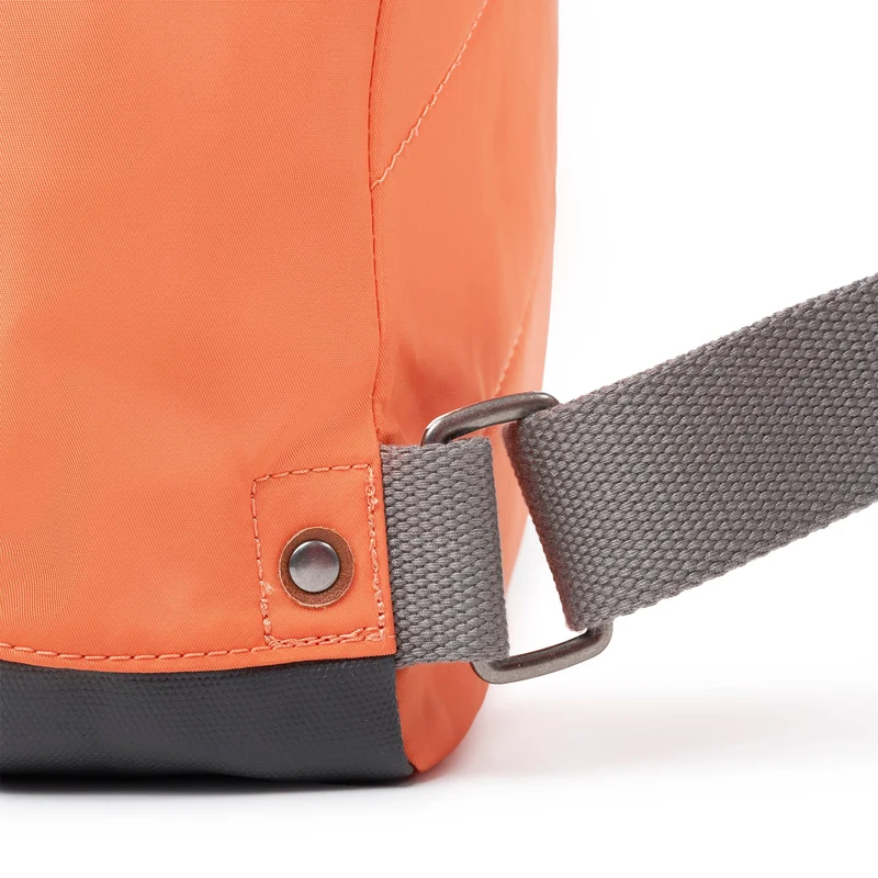 ROKA Bantry B Firecracker Kleiner Beutel aus recyceltem Nylon