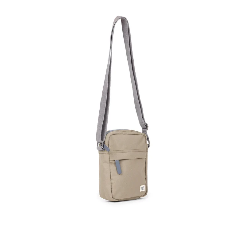 ROKA Bond Taupefarbene Tasche aus recyceltem Canvas