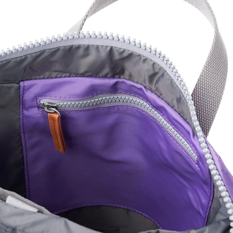 ROKA Canfield B Fresh Lila Mittlere Tasche aus recyceltem Nylon