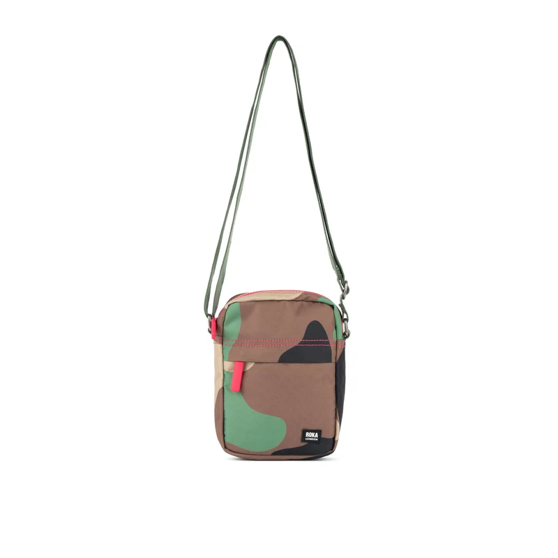 ROKA Bond Vintage-Tasche aus recyceltem Canvas mit Camouflage-Muster