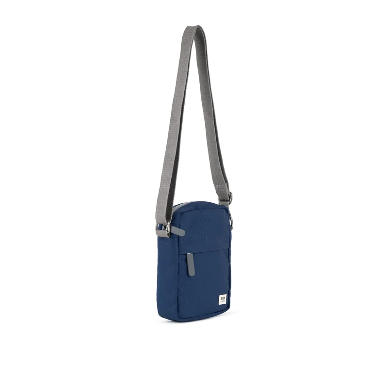 ROKA Bond Knackig blaue Tasche aus recyceltem Canvas