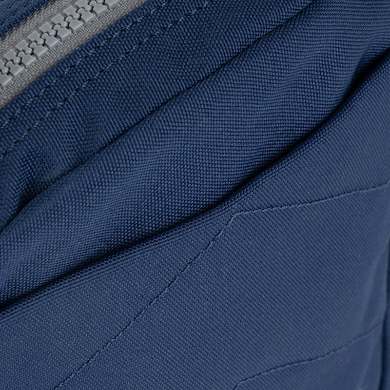 ROKA Bond Knackig blaue Tasche aus recyceltem Canvas