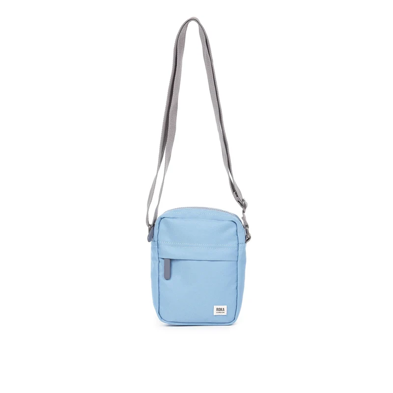 ROKA Bond Retro-Tasche aus recyceltem Canvas in Blau
