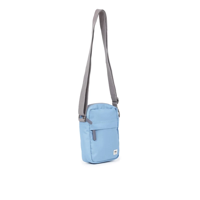 ROKA Bond Retro-Tasche aus recyceltem Canvas in Blau