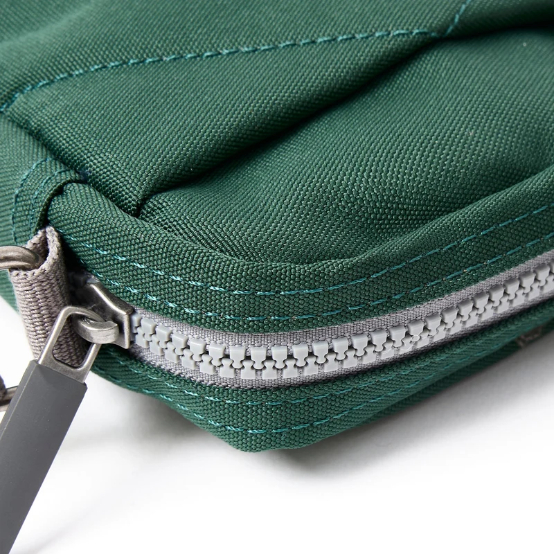 ROKA Bond Tasche aus recyceltem Canvas