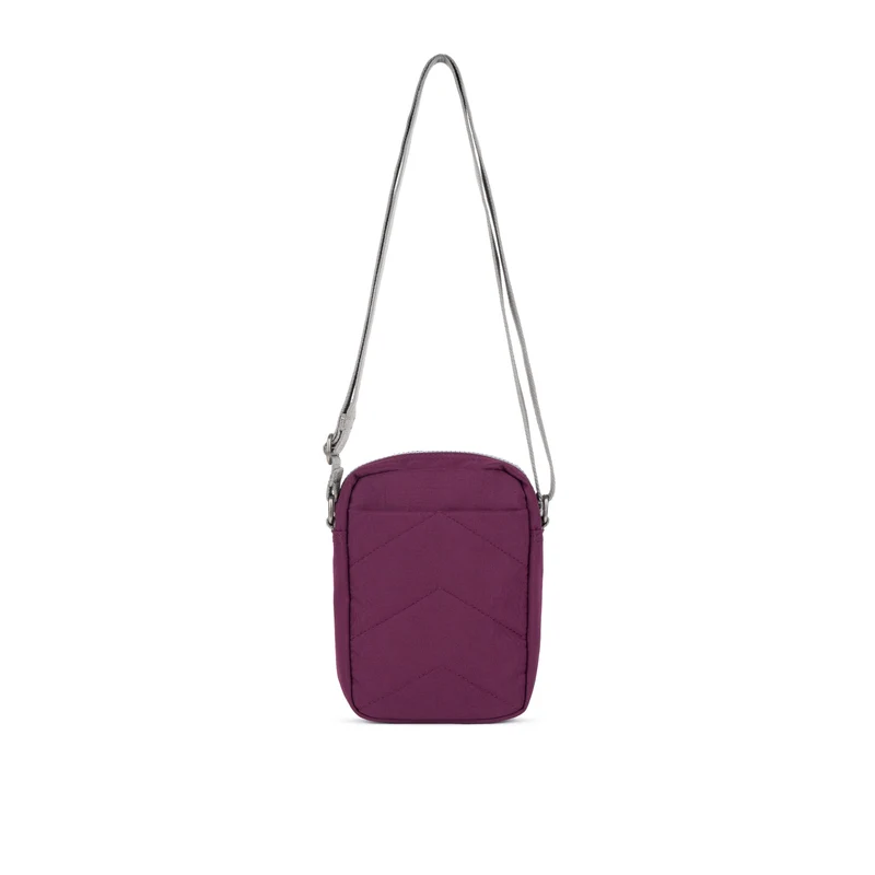 ROKA Bond Kirschfarbene Tasche aus recyceltem Canvas