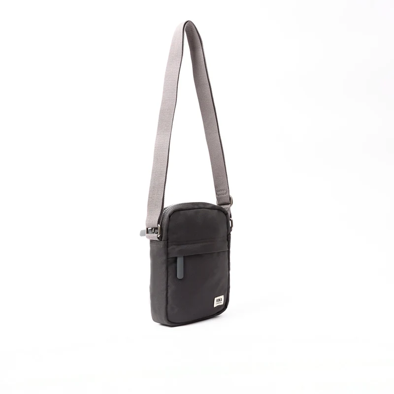 ROKA Bond Tasche aus recyceltem Canvas
