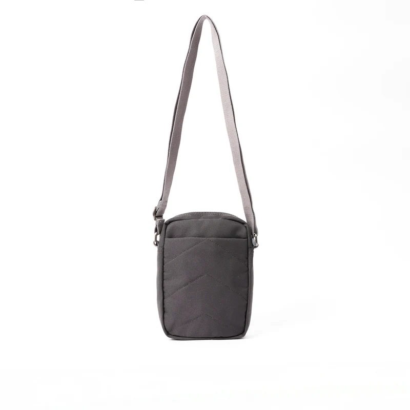 ROKA Bond Tasche aus recyceltem Canvas