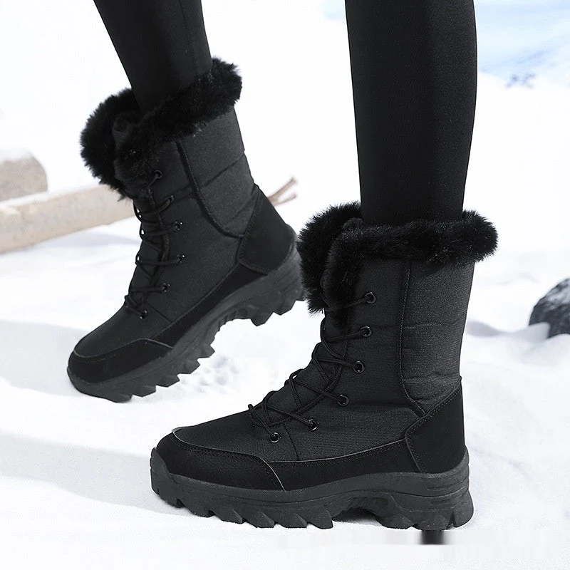 Halbhohe Damenstiefel im funktionellen Winterdesign - Svala