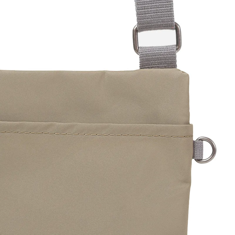 ROKA Chelsea B Taupe Recycling-Nylon-Tasche