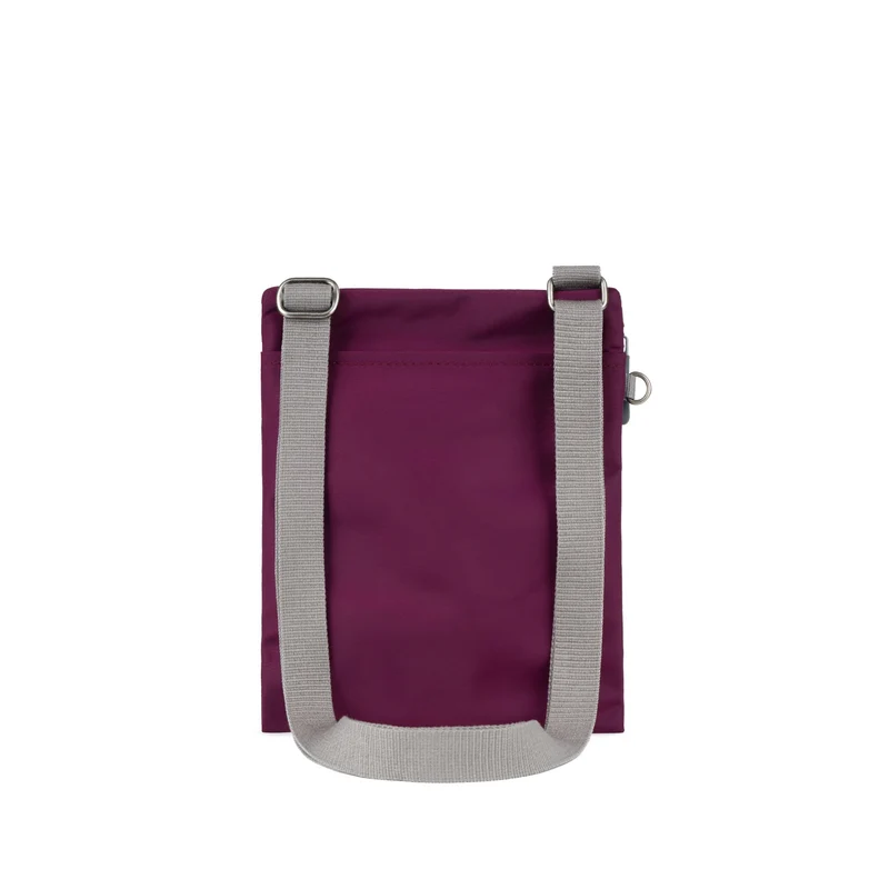 ROKA Chelsea B Royal Burgundy Tasche aus recyceltem Nylon