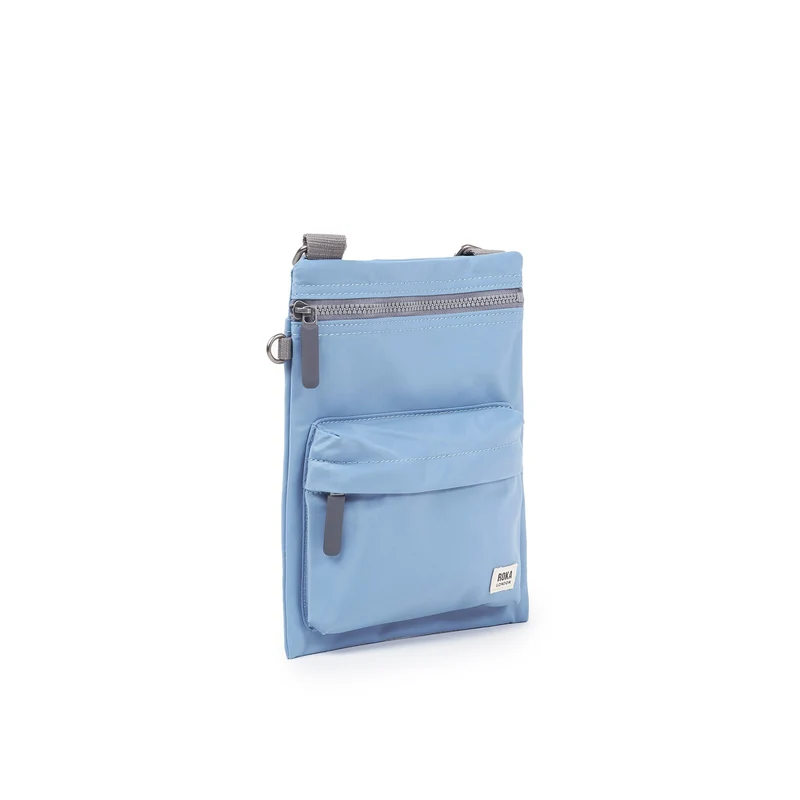 ROKA Chelsea B Retro Blaue Tasche aus recyceltem Nylon