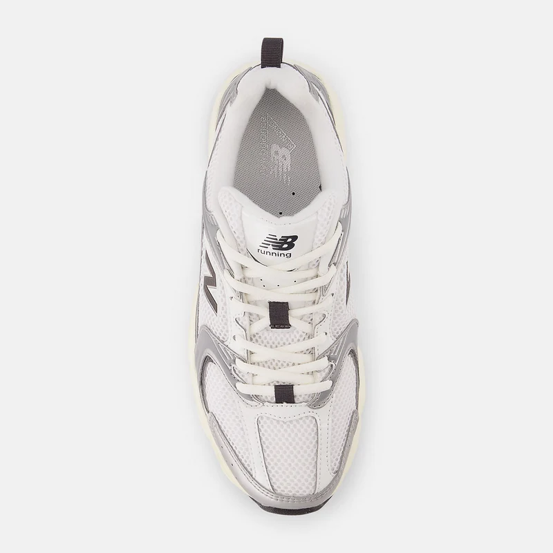 New Balance Unisex 530 Sneaker | Silber Metallic / Schwarz Zement