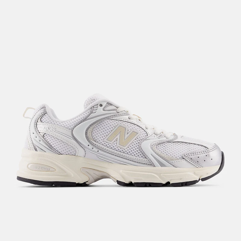 New Balance Unisex 530 Sneaker | Silber Metallic / Leinen