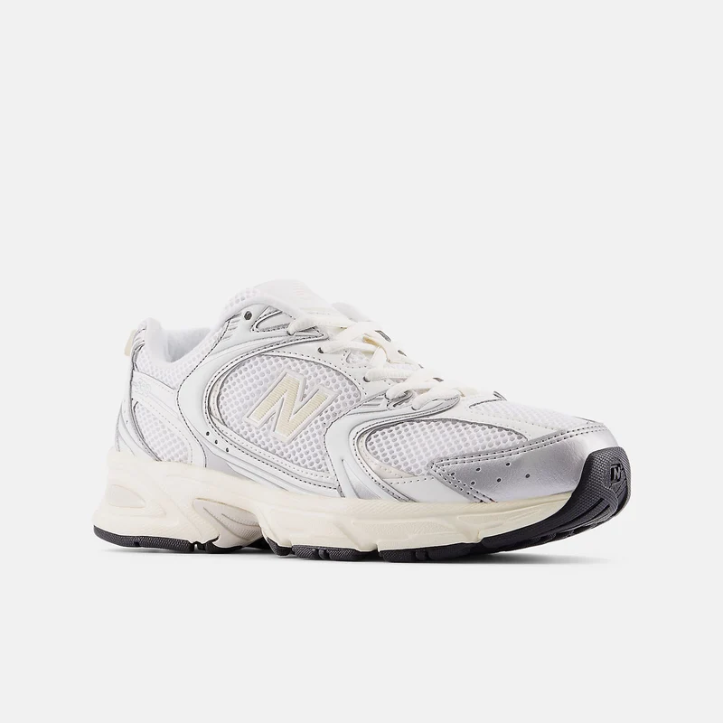 New Balance Unisex 530 Sneaker | Silber Metallic / Leinen