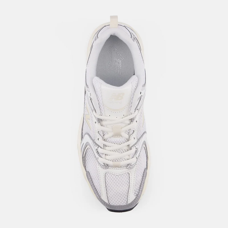 New Balance Unisex 530 Sneaker | Silber Metallic / Leinen