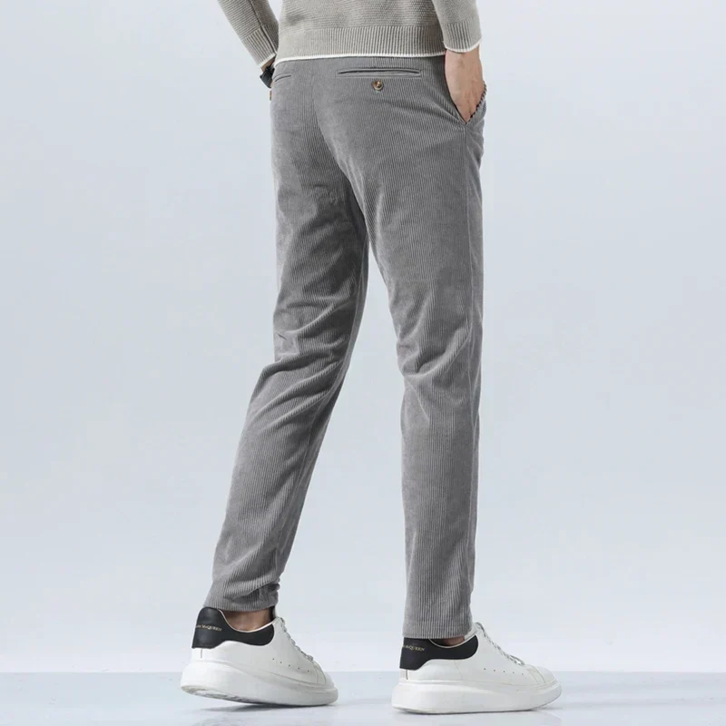 Herren-Cordhose mit Bundfalten und Seitentaschen – Corvin