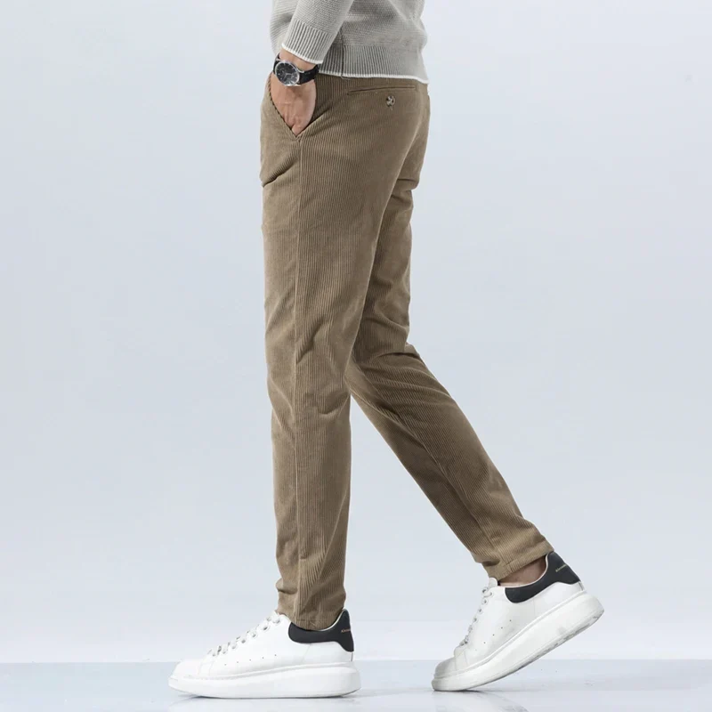 Herren-Cordhose mit Bundfalten und Seitentaschen – Corvin