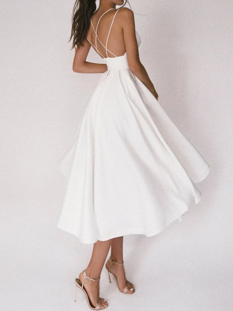 Rosebud | Kleid mit V-Ausschnitt und Trägern