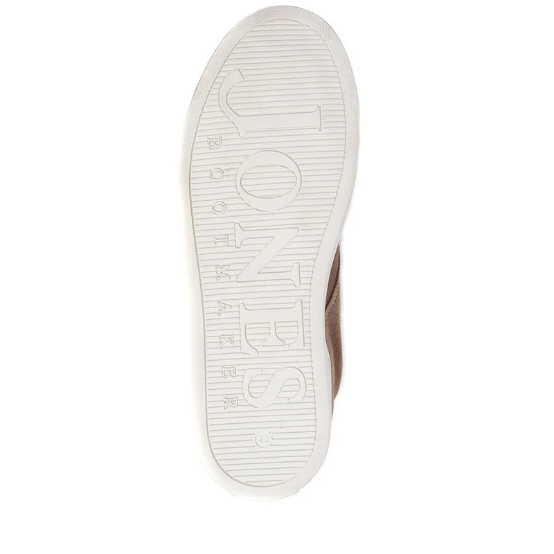 Sullivan Suede Chukka Boots - SULLIVAN / 319 268 - Sand Suede
