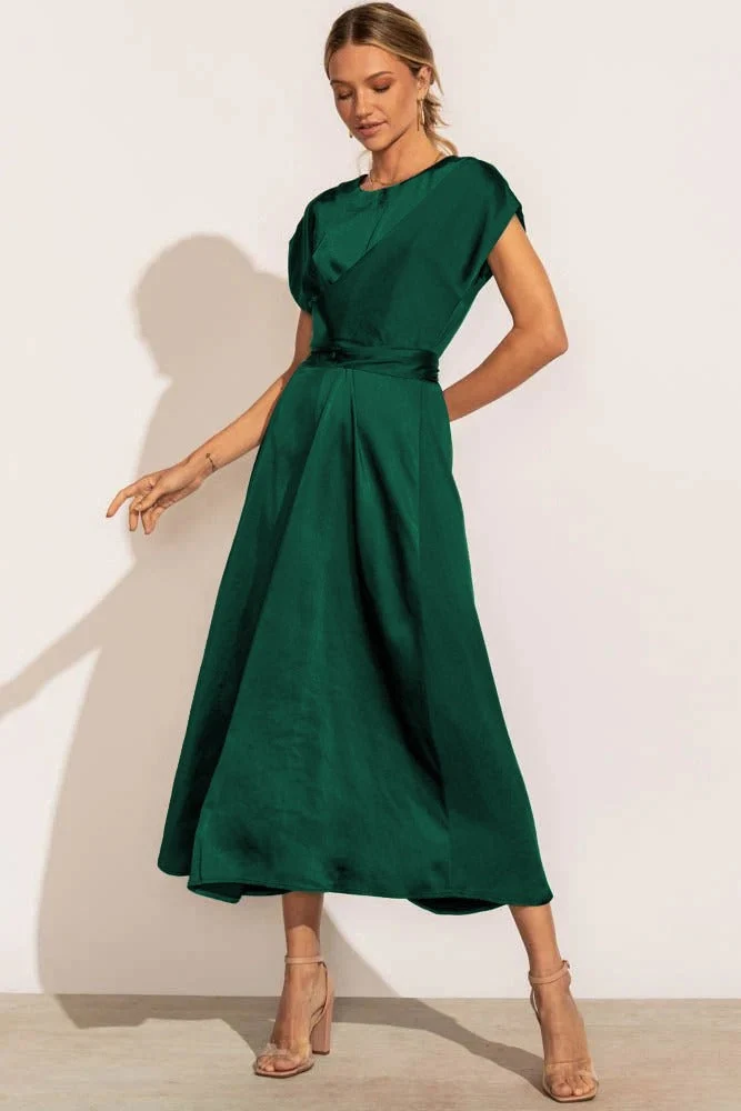 Quinlan | Elegantes Midikleid aus Satin