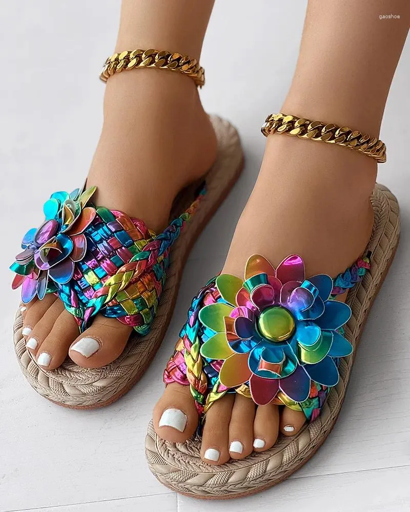 Naomi | Modische Sandalen mit Blumen