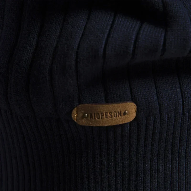Zippie - Stylischer Bodyfit-Pullover mit Reißverschluss für Männer