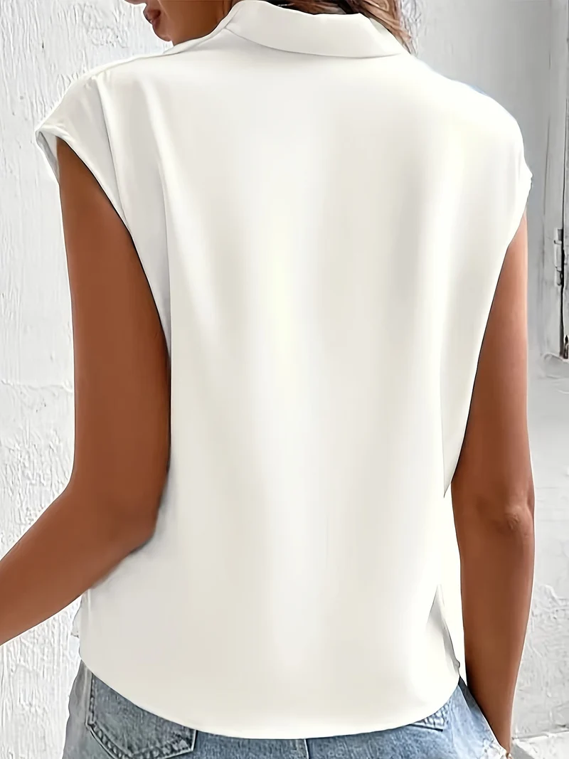 Emilia | Hellblaue Wickelbluse