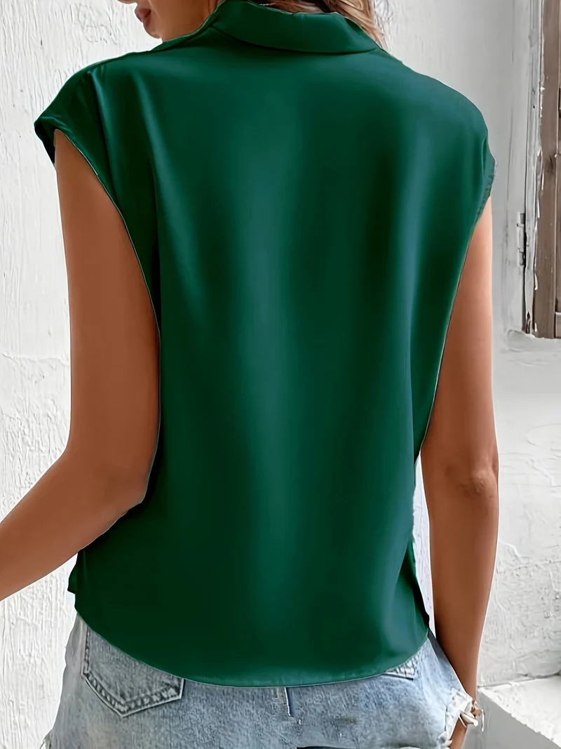 Emilia | Hellblaue Wickelbluse
