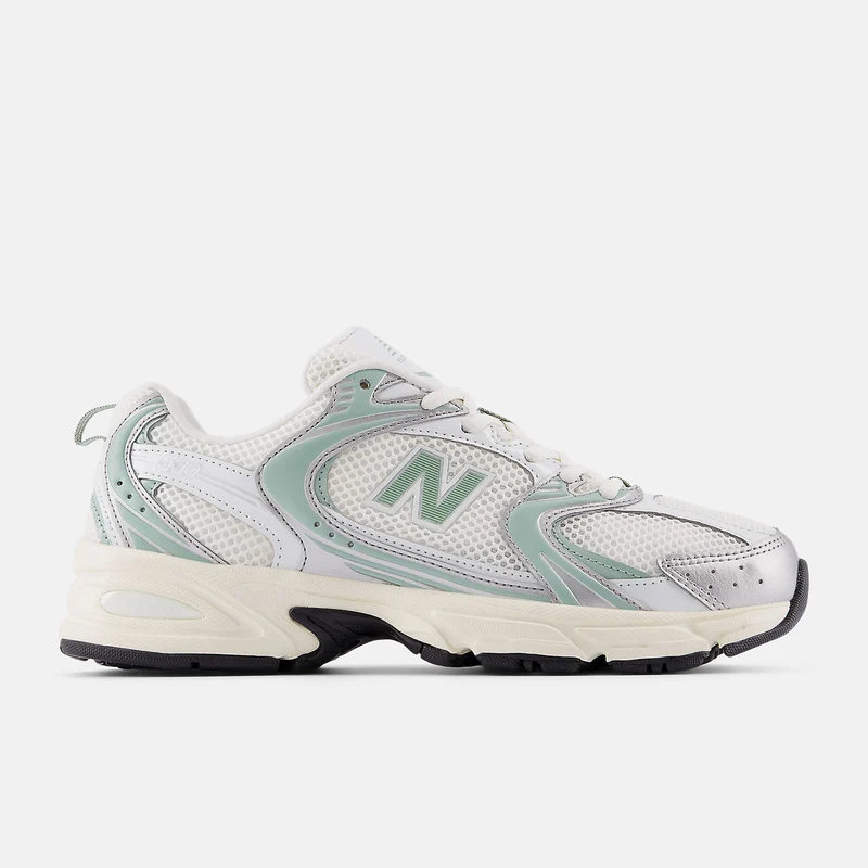 New Balance Unisex 530 Sneaker | Silber Metallic / Mosaikgrün