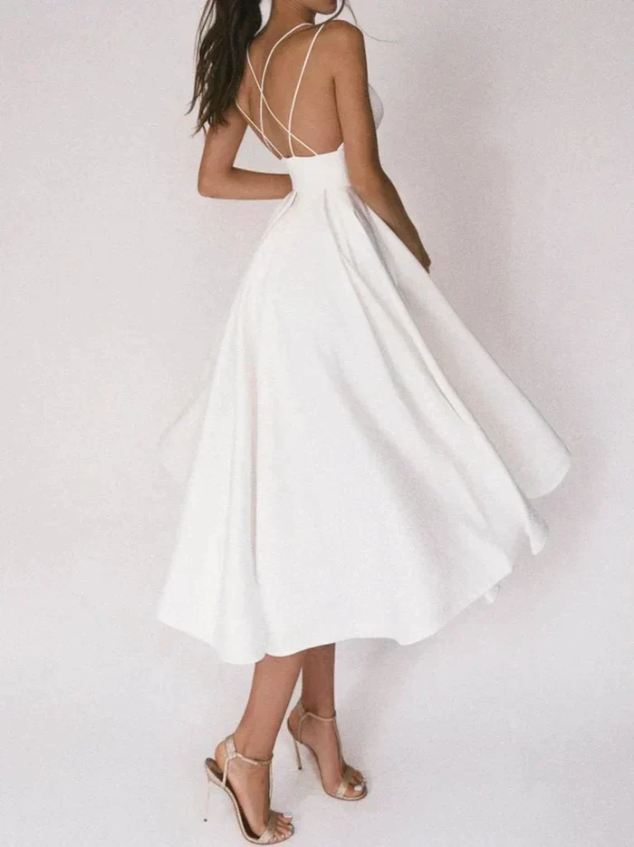 Tamitha | Elegantes Kleid mit V-Ausschnitt und Trägern